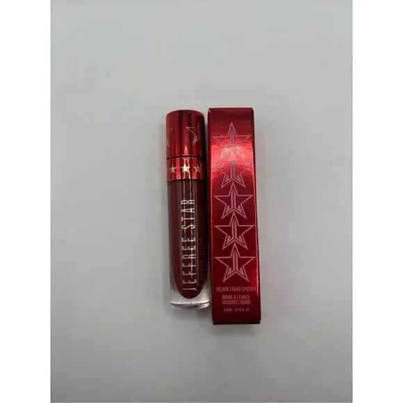 Jeffree Star velour liquid lipstick in cut throat love. M1-25