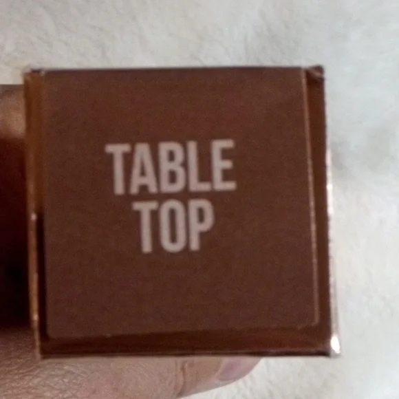TABLE TOP JEFFREE STAR LIP GLOSS NEW!