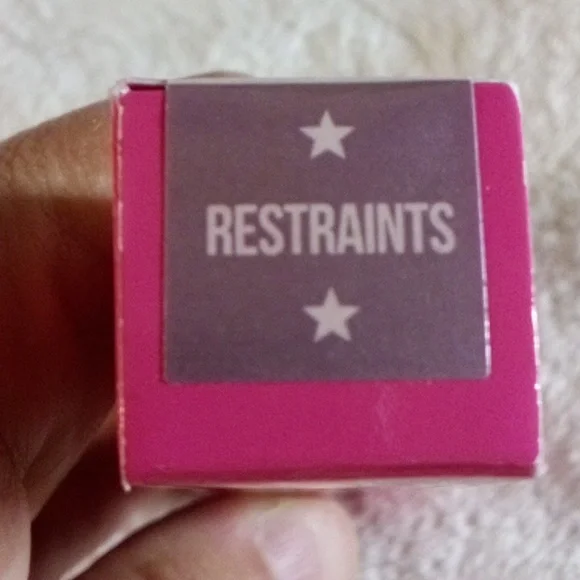 RESTRAINTS JEFFER STAR LIQUID LIP STICK