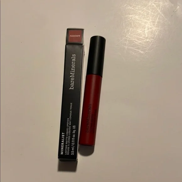 bareMinerals Mineralist Lipstick - Passionate Crimson