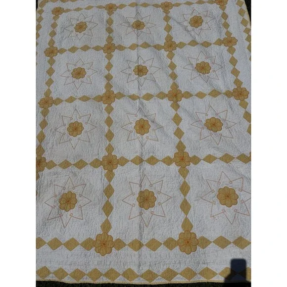 Vintage Hand Stitched Quilt Flower Star Design 68