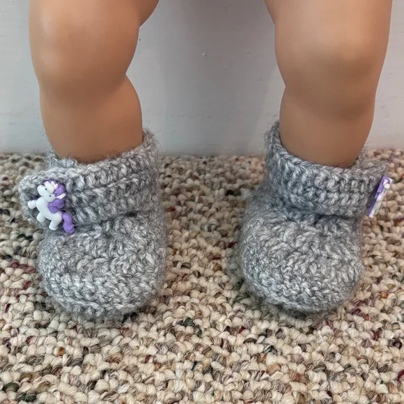 Cozy Gray Crochet Baby Booties with Unicorn Snap