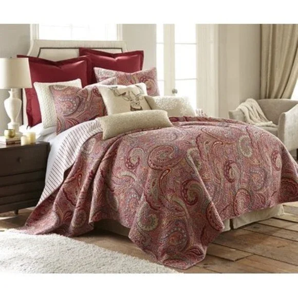 Levtex Home Spruce Paisley Reversible Quilt Set Unisex King Size Red