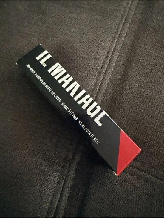 IL MAKIAGE Black-to-Red Gradient Liquid Lipstick