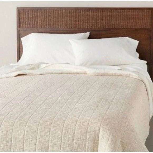 Brand New! Queen Textured Grid Quilt Beige - Hearth & Hand Beige