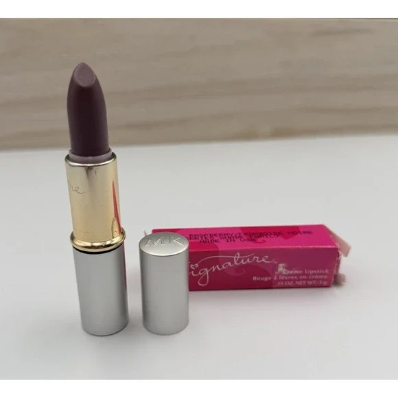 (1) Mary Kay Signature Black Raspberry Creme Lipstick 9074