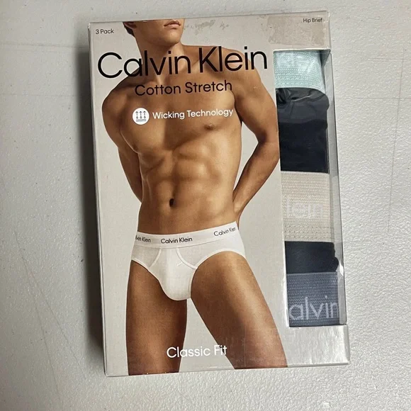 Calvin‎ Klein Black and White Briefs Signature Style