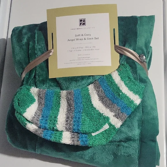 Green and Blue Sock Set With Body Wrap