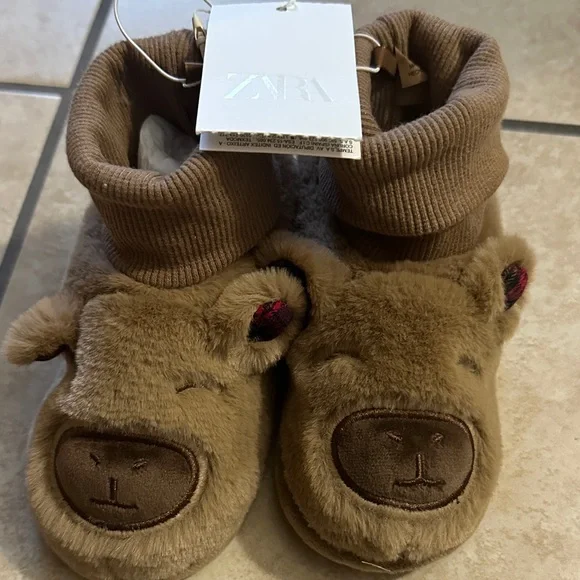 Zara Kids Cozy Brown Animal Slippers capibara slippers socks