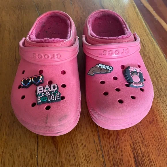 Classic Crocs pink with lining and sassy theme‎ unisex children’s size 13