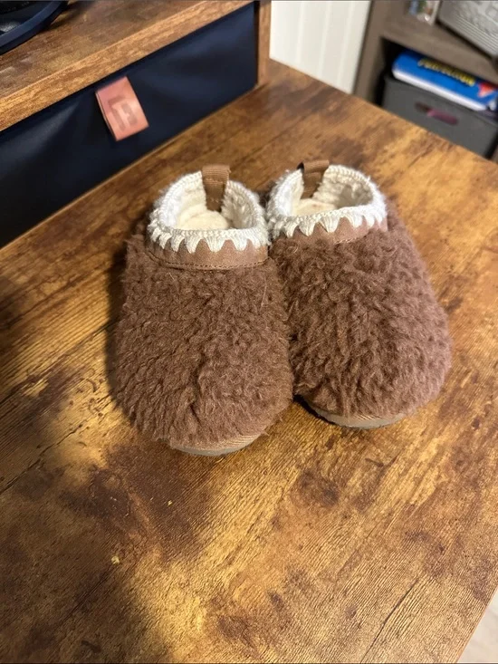 Brown Fuzzy Toddler Slippers