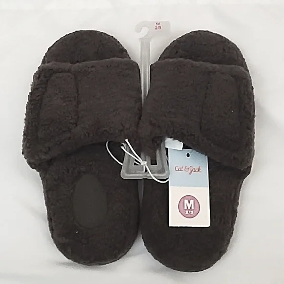 NWT C&J Boys' Slippers Sz 2/3