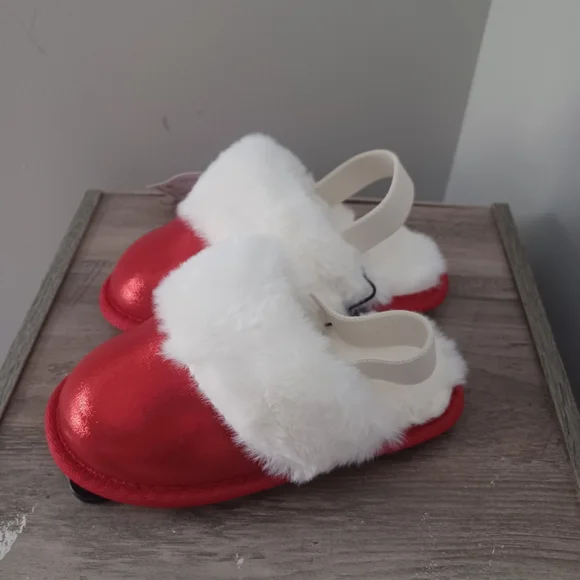 Holiday Time Valentine's Day Strap Back Red Clogs Slippers Toddler 9/10