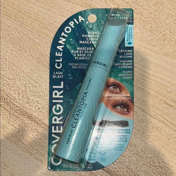 🆕 NWT COVERGIRL Lash Blast Cleantopia Mascara 825 Extreme Black