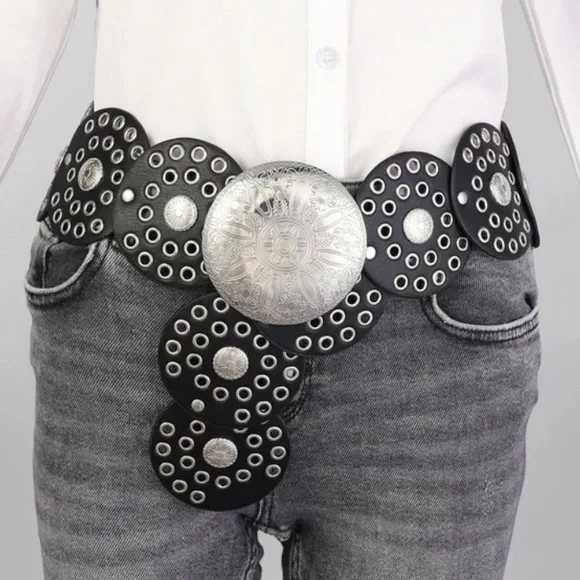 Brown and 𝓢𝓲𝓵𝓿𝓮𝓻 Decorative Belt