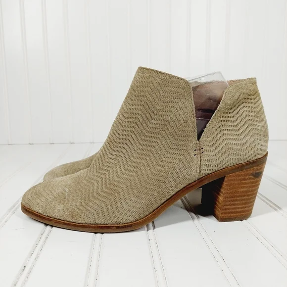Lucky Brand Pickla Suede Leather Cut Out Booties B384