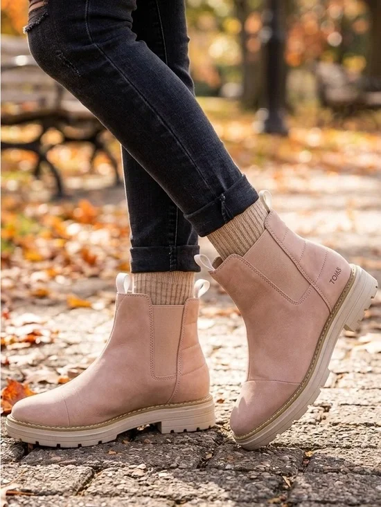 TOMS Chelsea Ankle Boots Blush Pink Lug Sole Pull-On Booties Women’s 8.5
