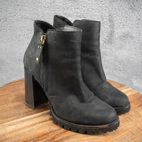 Gibson-Latimer Black Suede Ankle Boots‎ Size 6 M Used