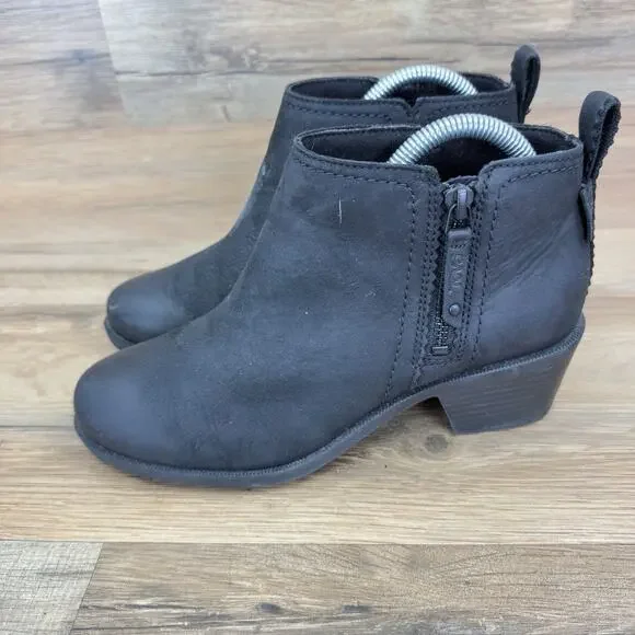 Teva Size 7.5 Anaya Black Waterproof Leather Ankle Boots Women's Zip Booties