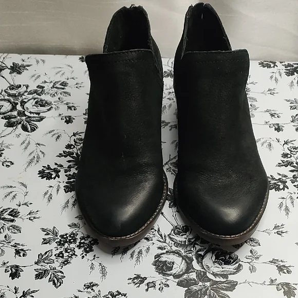 Lucky Brand Black Ankle‎ Boots with Chelsea Style
