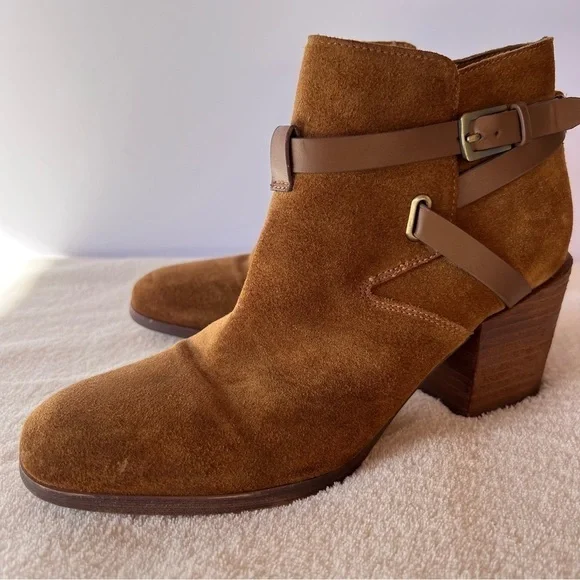 CARAMEL CAMEL SUEDE BLOCK STACKED HEEL ZIPPER ANKLE BOOTIES SIZE 7.5
