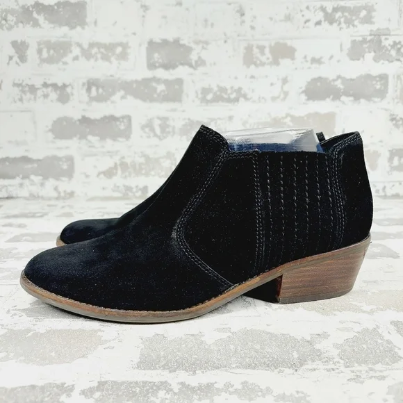 Lucky Brand Black Suede Leather Folley Elastic Gore Block Heel Ankle Boots V813