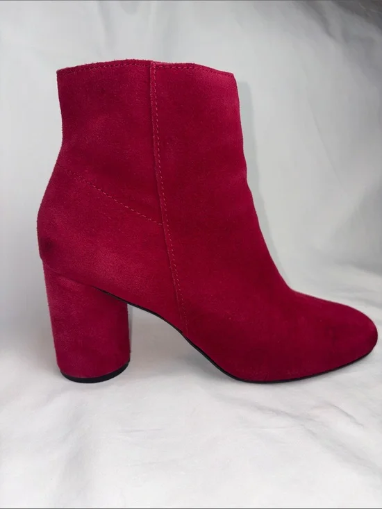 Urban Outfitters Sabrina Crimson Red Suede Round Heel Boots - Size 8