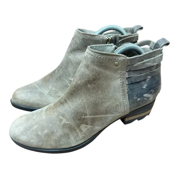 Sorel Stylish Women's size 9.5 Ankle Boots - Tan and Gray
