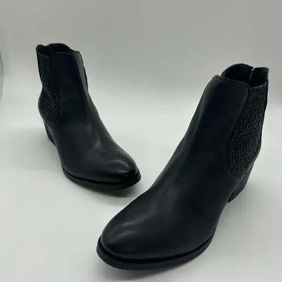 Journee‎ Collection Boots Womens 6 Black Premium Leather Emerson Boots NEW