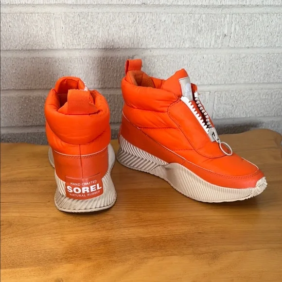 Sorel x prAna Out N About III Puffy Zip Sneaker Boots Orange Wmns 6.5 Waterproof