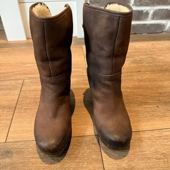 UGG Australia Lynnea Boots Women Size 7 3207 Brown Leather Pull On Studded