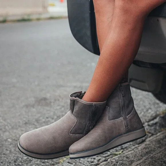 OluKai Paina Hulu Women's Boots Booties $160 in Fog Grey