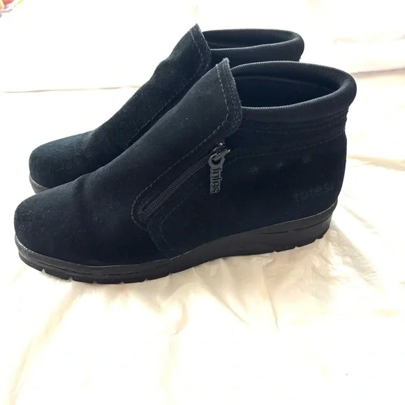 Totes Black Suede Dress Zip Up Ankle Boots SZ 7 B Worn 2X