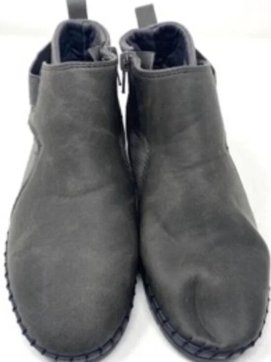 Easy Street Women's Julienne Ankle Bootie Gray/Black Size 6W Wide
