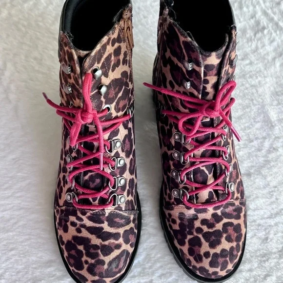 Womens So Leopard Print Ankle Boots. Excellent Condition