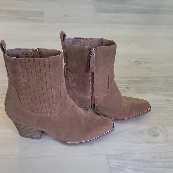 Women's Tan Suede Ankle Boots