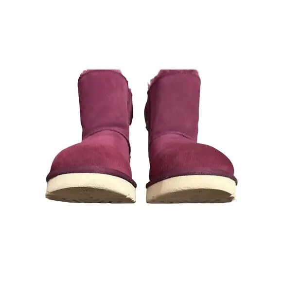 UGG PREOWNED EXCELLENT CONDITION - Purple suede boots lined