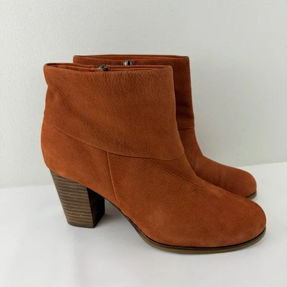 Cole Haan Women's Orange Suede Ankle Boots Block Heel Size‎ 8B Modern Classic