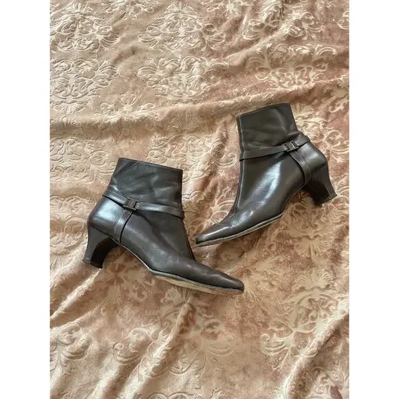 Salvatore Ferragamo brown leather boots side buckle and rectangular‎ heel 7
