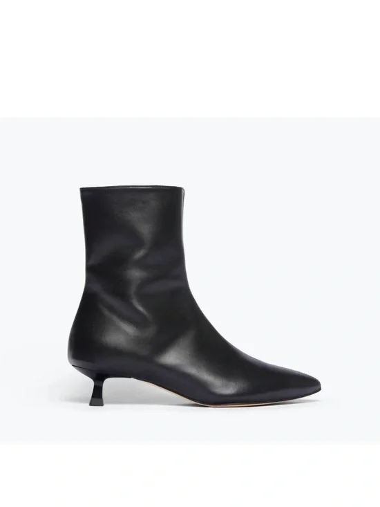 Freda Salvador 6 Lanna Ankle Boot Black Leather Kitten Heel