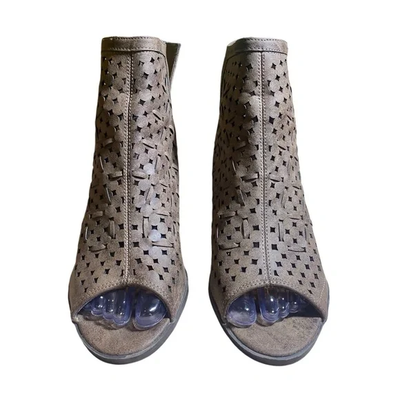 Sugar Valentina 10M Perforated Cut Out Peep Toe Ankle Booties Boots Faux Leather
