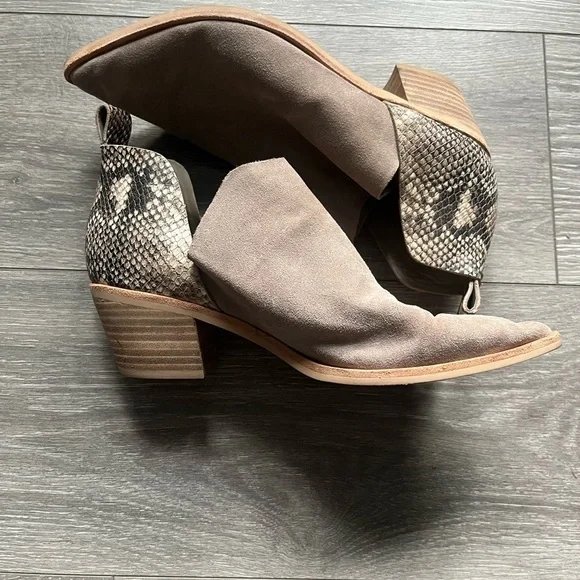 Dolce Vita Camel Snake Print Transitional Heeled Booties Size 8.5
