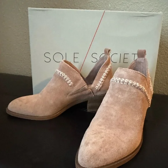 Sole Society Women's Tan Suede Shoes women’s sized 5 m