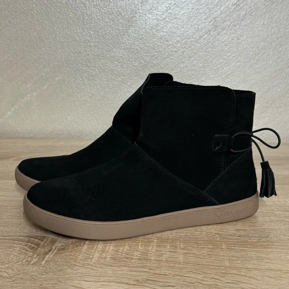Koolaburra by UGG Skyller Suede Tassel Black Suede Women 11 Flat Ankle Boots