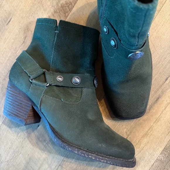 OTBT Dugas Forest Green Suede Ankle Boots