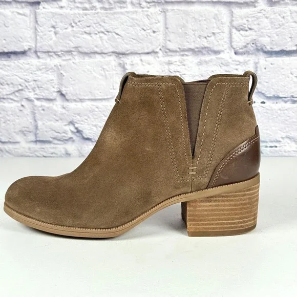 Clarks Maypearl Daisy Ankle Boots Booties Womens 10 Tan Suede and Leather Block