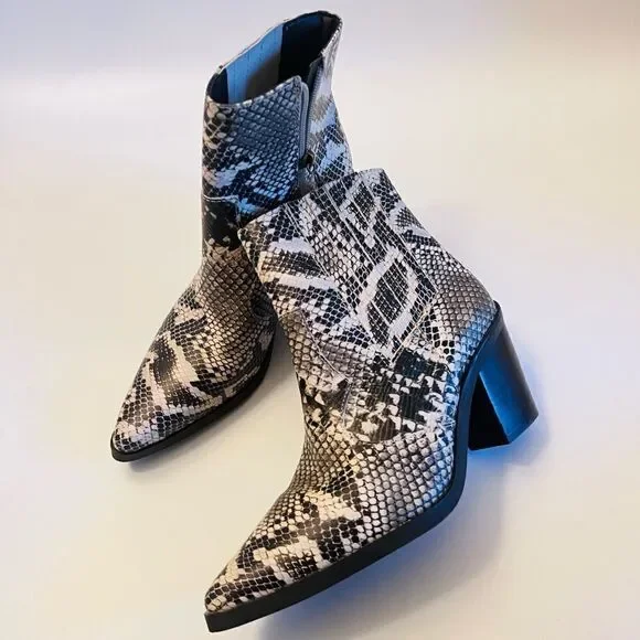 Blondo Que Leather Waterproof Boots/Booties
