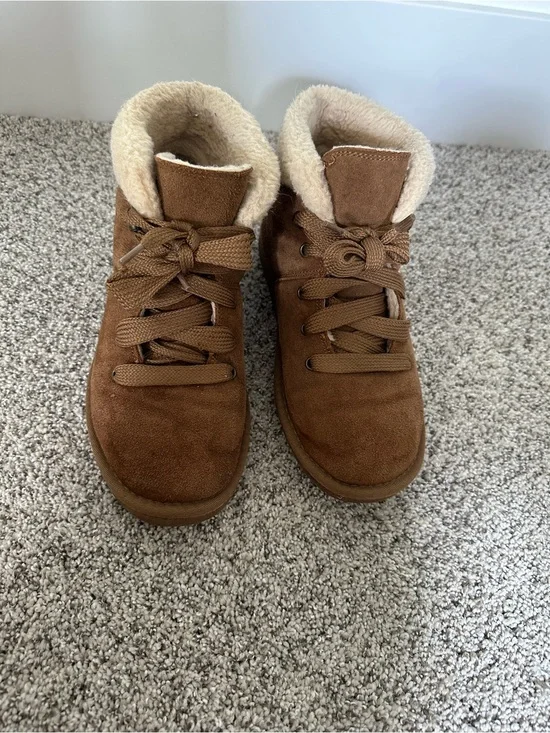 BearPaw Cream Shearling-Lined Lace Up Ankle Boots