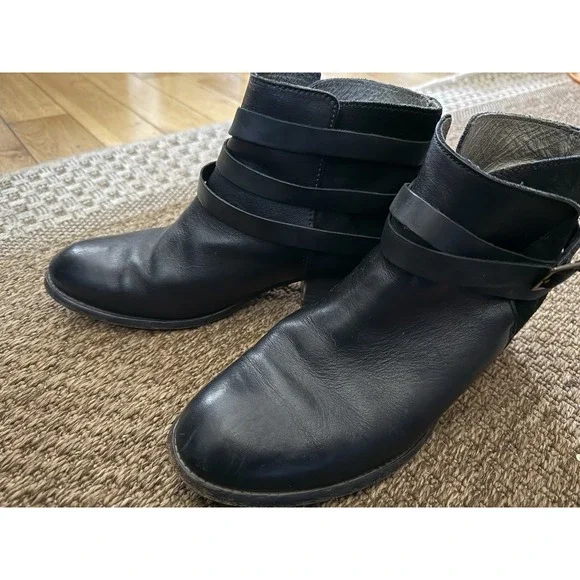 H by Hudson Vintage Black Leather And Suede Chelsea‎ Boots With Straps Size 41