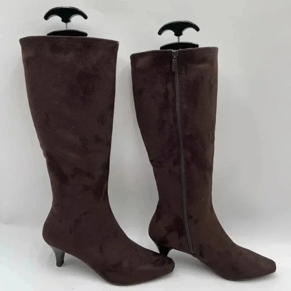 Memory foam Women's boots size 8.5 Brown
